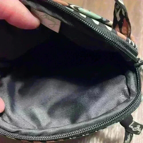 Vera Bradley, retired pattern Sierra Stream, cross body purse. Very nice! - Picture 3 of 5